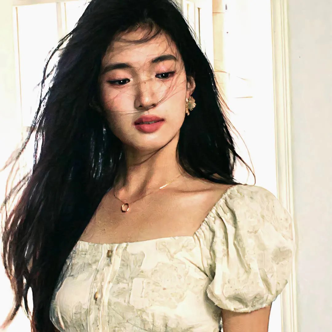 血红溅白纱